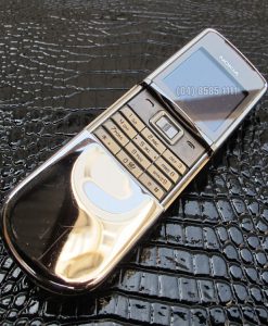 Nokia-8800-sirocco-light-02
